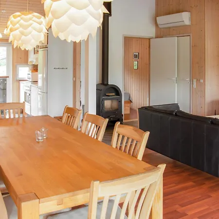 別荘 4 Bedroom Stunning In Glesborg Fjellerup Strand