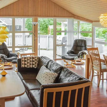 別荘 4 Bedroom Stunning In Glesborg *