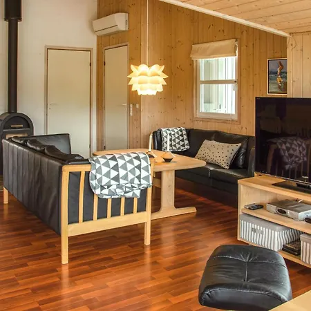 別荘 4 Bedroom Stunning In Glesborg Fjellerup Strand