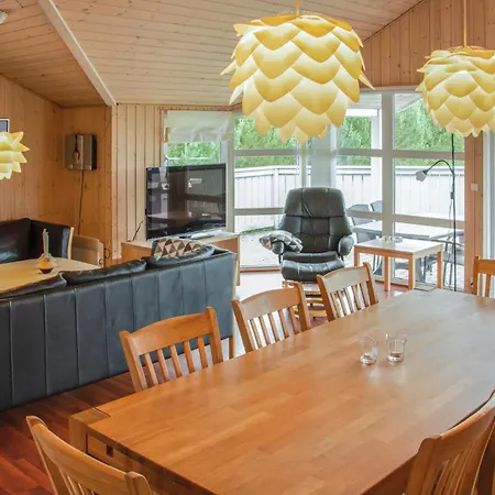 4 Bedroom Stunning In Glesborg 別荘