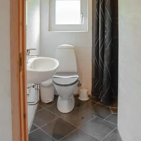 4 Bedroom Stunning In Glesborg *